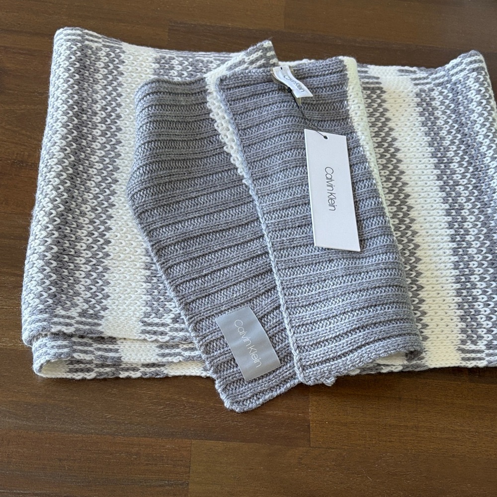 Calvin Klein Gray and Cream Knit Throw nice and cozy